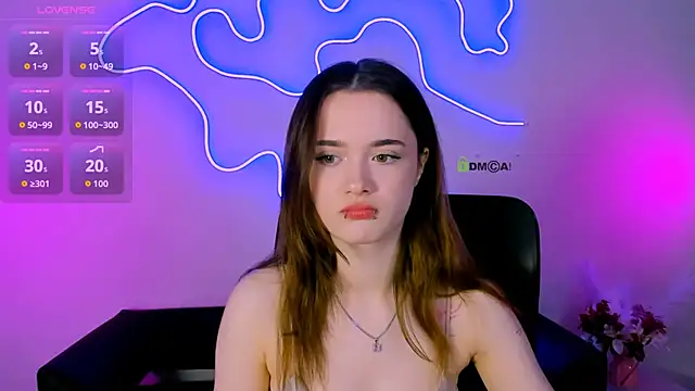 liana kisses online show from 14, 6, 2026