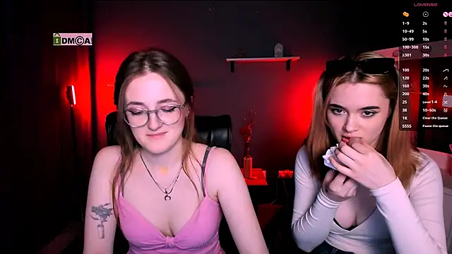 liana kisses online show from 5, 3, 2025