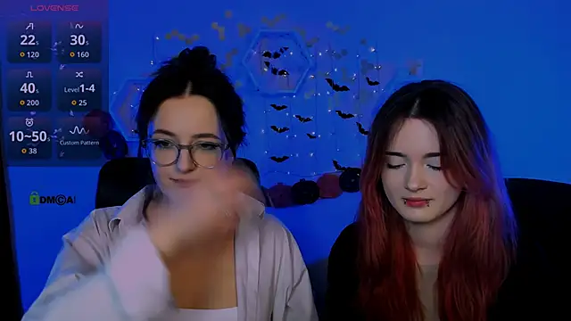 liana kisses online show from 30, 10, 2025