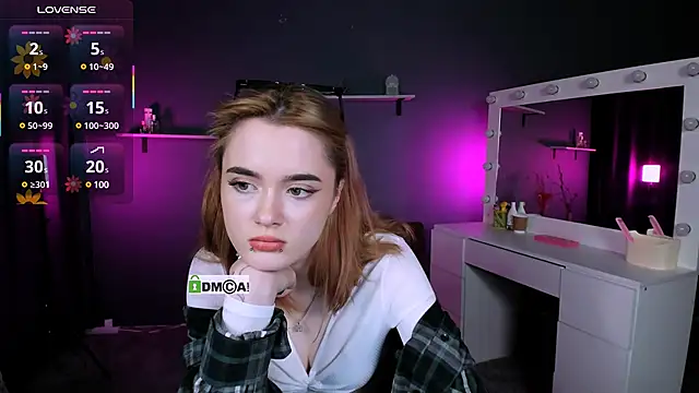 liana kisses online show from 9, 3, 2025