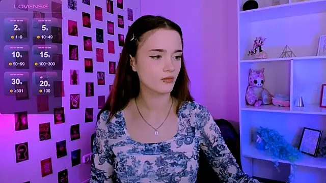 liana kisses online show from 24, 6, 2026