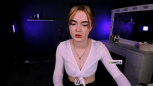 liana kisses online show from 7, 3, 2025