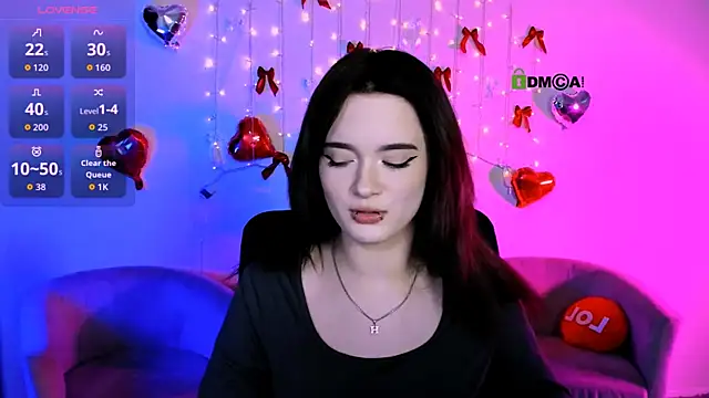 liana kisses online show from 6, 3, 2026