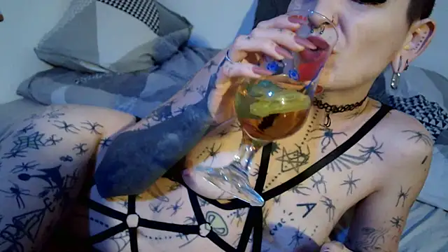 ValeryCrowley14 online show from 9, 3, 2026