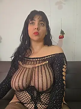 Snapshot of bigboobsrose1 chatting on 16, 6, 2026 bigboobsrose1 online show from 16, 6, 2026