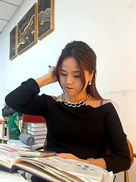 Efangfang online show from 25, 11, 2025