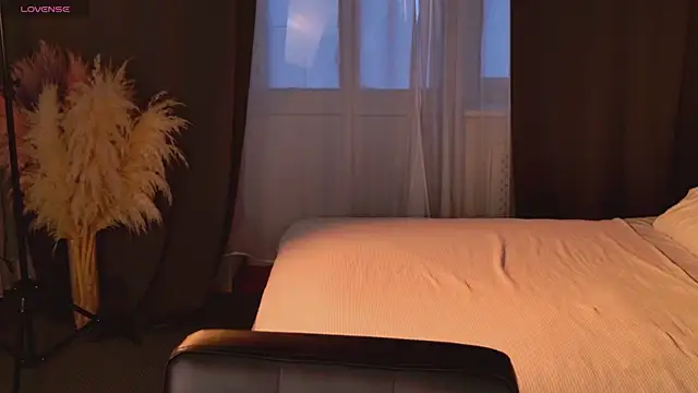 Snapshot of EmiliaDreams chatting on 24, 9, 2025 EmiliaDreams online show from 24, 9, 2025