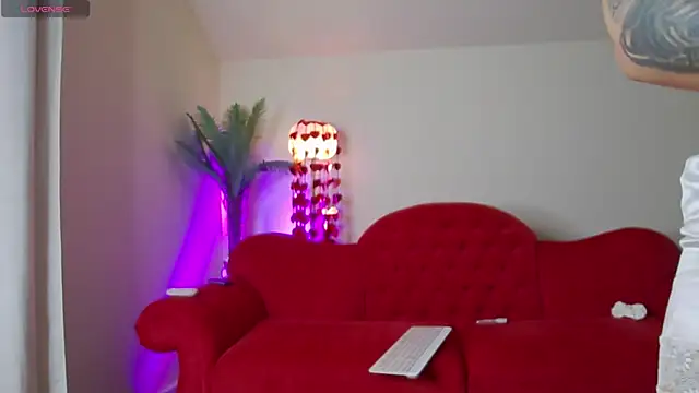 Anissa Leen online show from 13, 2, 2025