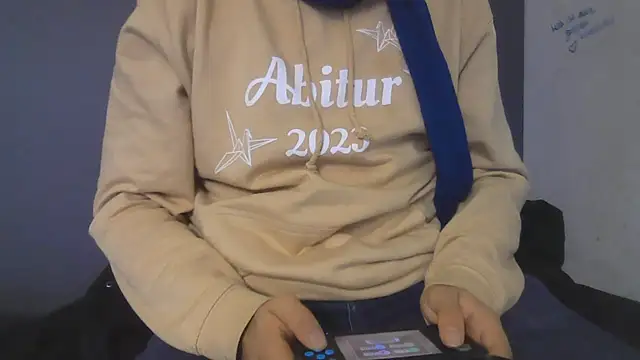 HornyBoy  2004 online show from 17, 12, 2025