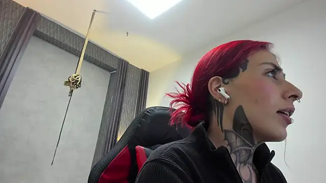 Snapshot of selene_red_ chatting on 15, 6, 2026 selene red online show from 15, 6, 2026