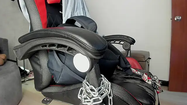 selene red  online show from 19, 10, 2025