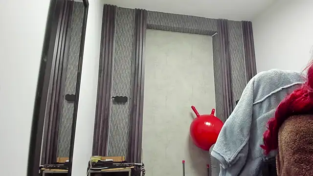 selene red  online show from 10, 3, 2026