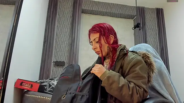 selene red  online show from 21, 9, 2025