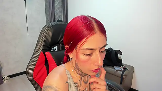 Snapshot of selene_red_ chatting on 11, 6, 2026 selene red online show from 11, 6, 2026