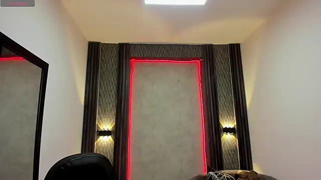 selene red  online show from 20, 3, 2025