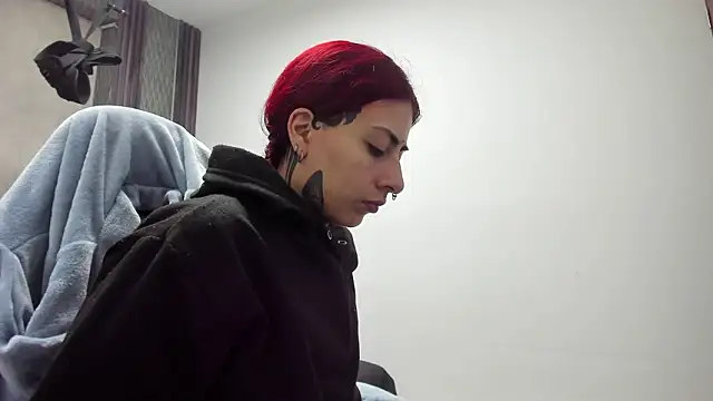 selene red  online show from 6, 2, 2026