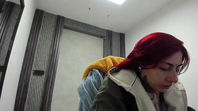 selene red  online show from 10, 4, 2026