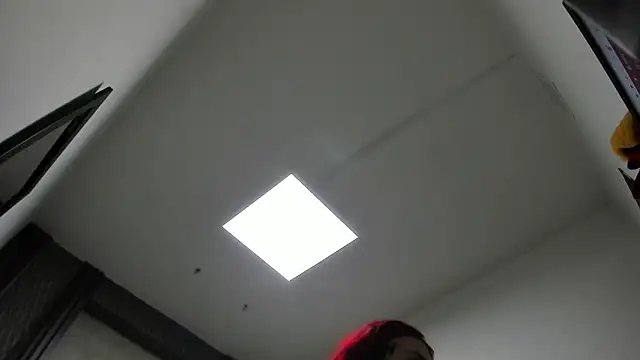 selene red  online show from 6, 3, 2026