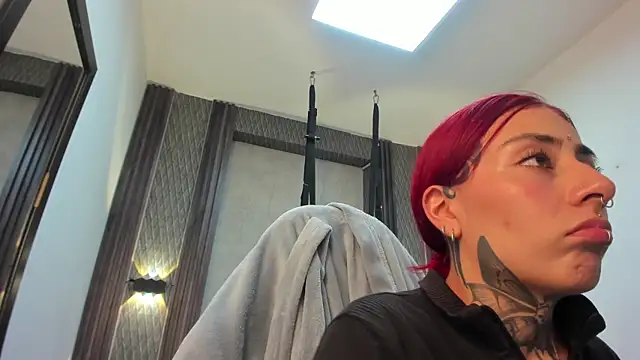 selene red  online show from 27, 5, 2026