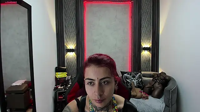 selene red  online show from 18, 3, 2025