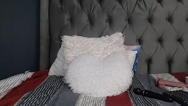 LOYAL SASHA online show from 22, 12, 2025