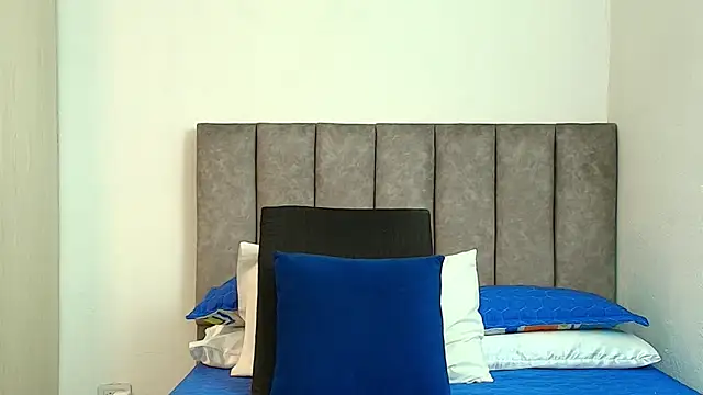 karina lewis  online show from 17, 11, 2025