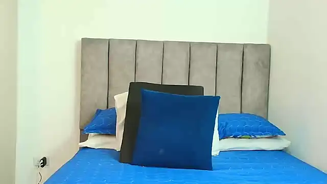 karina lewis  online show from 6, 10, 2025