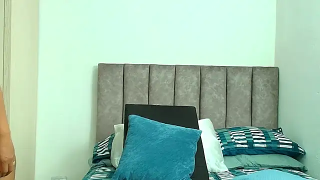 karina lewis  online show from 14, 3, 2026