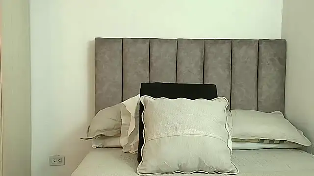 karina lewis  online show from 10, 1, 2026