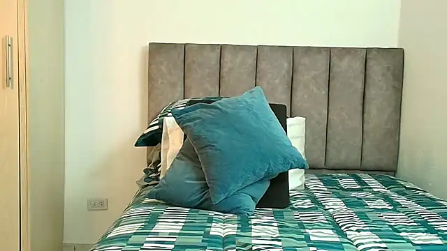 karina lewis  online show from 6, 3, 2026