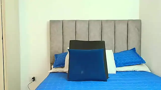 karina lewis  online show from 10, 9, 2025