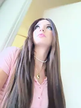 18petitewhitegirl online show from 21, 2, 2025