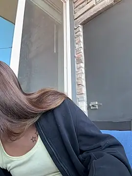 18petitewhitegirl online show from 23, 4, 2026