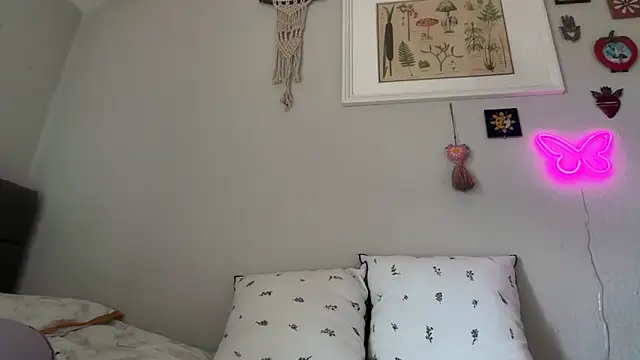 Littlelolo60 online show from 19, 4, 2026