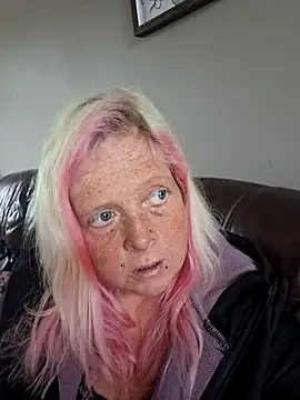 chubby british blonde uk online show from 17, 2, 2026