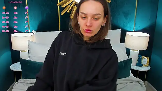 AprilWong online show from 4, 4, 2026