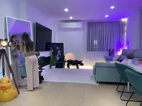 Mika Miller online show from 8, 9, 2025