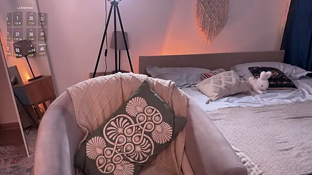 jennetdoll online show from 28, 9, 2025