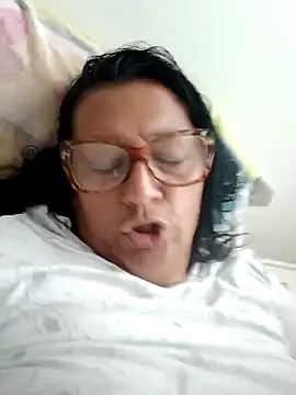 Victoria Red01 online show from 13, 2, 2025