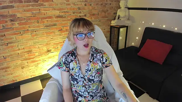 Snapshot of Sweet_Namii chatting on 8, 3, 2025 Sweet Namii online show from 8, 3, 2025