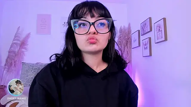 Snapshot of Sweet_Namii chatting on 29, 9, 2025 Sweet Namii online show from 29, 9, 2025