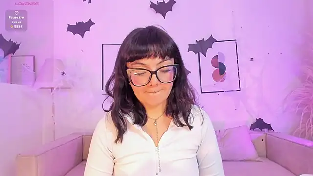 Snapshot of Sweet_Namii chatting on 27, 10, 2025 Sweet Namii online show from 27, 10, 2025