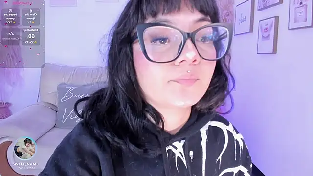 Snapshot of Sweet_Namii chatting on 12, 9, 2025 Sweet Namii online show from 12, 9, 2025