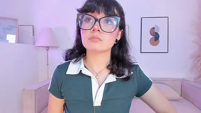 Snapshot of Sweet_Namii chatting on 20, 10, 2025 Sweet Namii online show from 20, 10, 2025