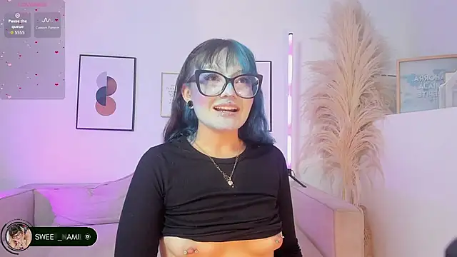 Snapshot of Sweet_Namii chatting on 24, 11, 2025 Sweet Namii online show from 24, 11, 2025