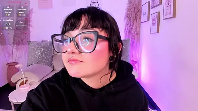 Snapshot of Sweet_Namii chatting on 27, 9, 2025 Sweet Namii online show from 27, 9, 2025