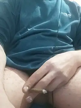 Snapshot of skrigul12 chatting on 2, 2, 2026 skrigul12 online show from 2, 2, 2026