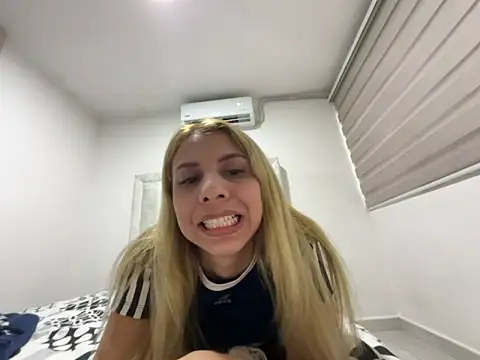 DollMagguie online show from 19, 5, 2026