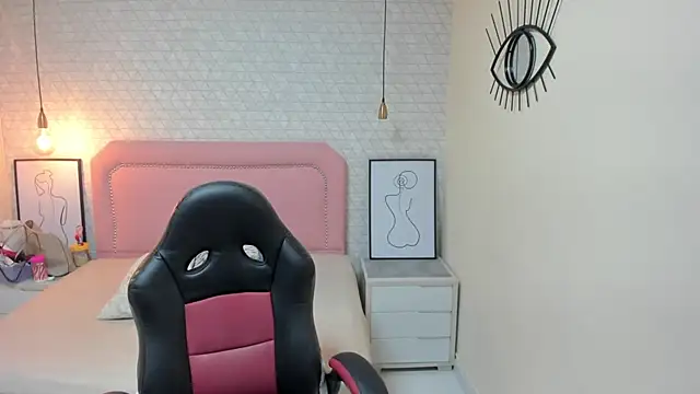 Kittytimberlake online show from 3, 10, 2025