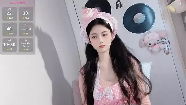 Qedgjwyz1 online show from 18, 3, 2025